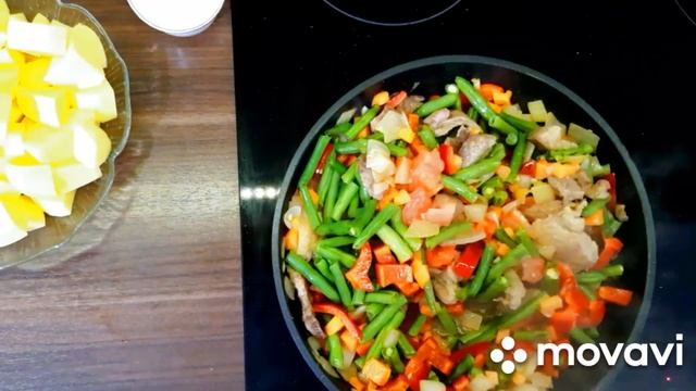 # Вкусный ужин #Тушеная картошка со стручковой фасолью,свининой и овощами # в гостях у бабули ? смотреть онлайн
