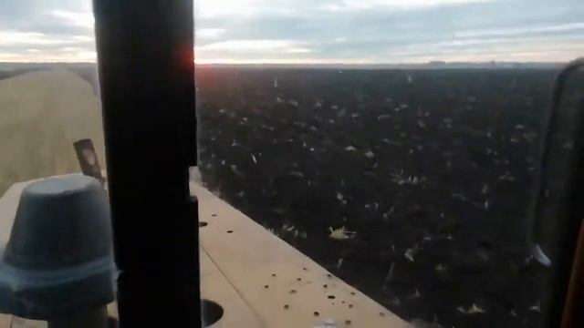 ДТ-75 ПАХОТА ЗЯБ смотреть онлайн