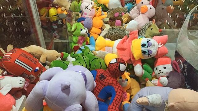 Играю в автомат с Игрушками #44 / Большая игрушка / Автомат с игрушками / Хватайка / Кран машина смотреть онлайн