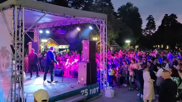Cцена 3 х 4 м. Зоопарк смотреть онлайн