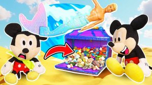Семья Маусов в гостях у царя МОРЕЙ! ♂️ Видео про игрушки Микки Маус и игры для детей