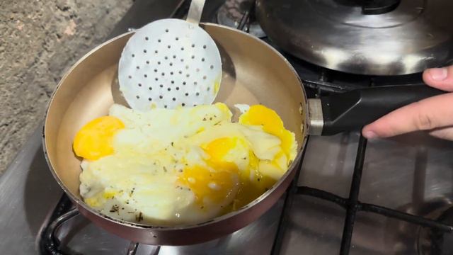 Modo caverna ep 7 - Cozinhando minha dieta смотреть онлайн