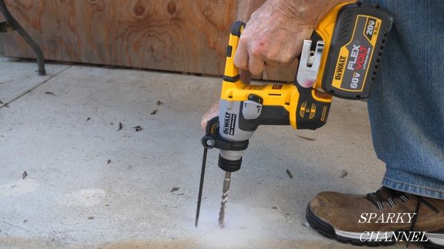 DeWalt New 5/8" SDS Plus Rotary Hammer DCH172D2 смотреть онлайн