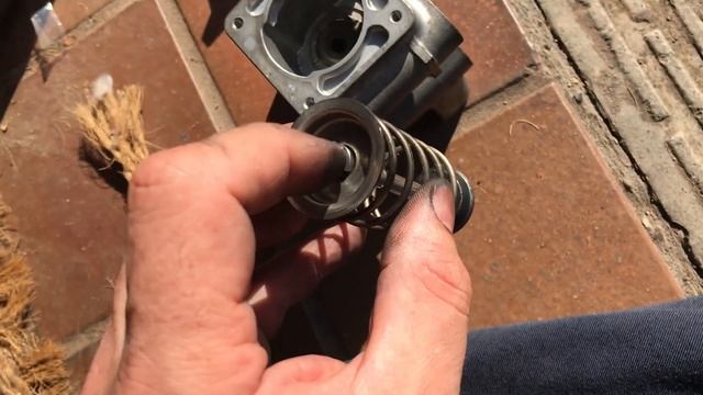 Astra J Diesel 1.7 EGR valve dismantle and cleaning смотреть онлайн