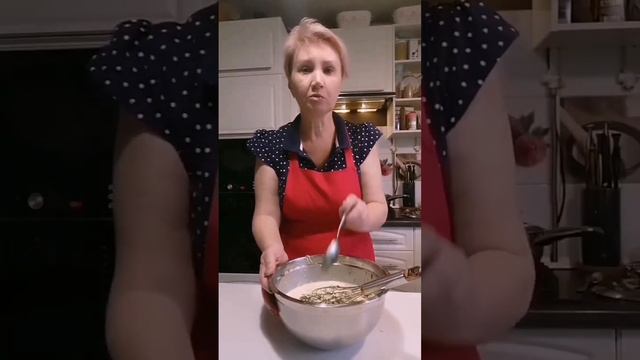 БЛИНЫ НА КЕФИРЕ И КИПЯТКЕ С СЫРОМ/Рецепт в описании #food #блины #выпечка #блинысначинкой #cooking смотреть онлайн