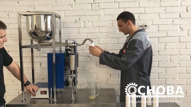 Розлив жидкого мыла дозатором УД-2П смотреть онлайн