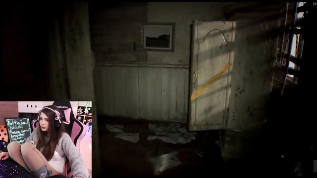 Стримерша Карина испугалась в игре Residen Evil 7 смотреть онлайн