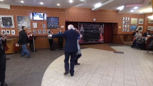 ЕВРЕЙСКИЕ ТАНЦЫ СО ЗРИТЕЛЯМИ смотреть онлайн