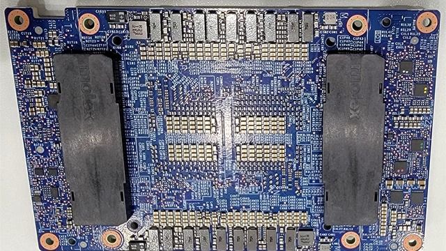 An image of Intel's Ponte Vecchio graphics processor has surfaced online смотреть онлайн