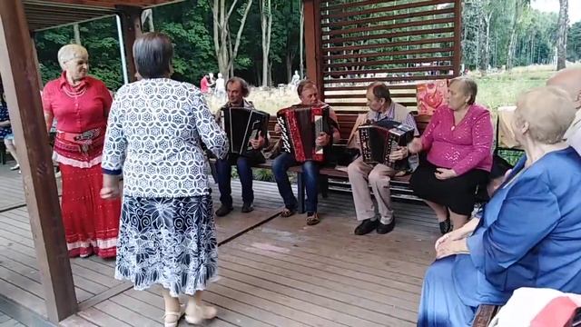 Парк Кузьминки танцы и песни под гармонь и баян. 08.08.2021 смотреть онлайн