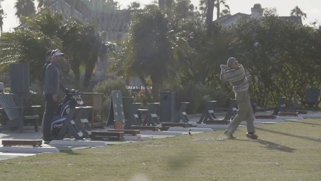 Grandpa Jamie Hits 400yd Drives смотреть онлайн