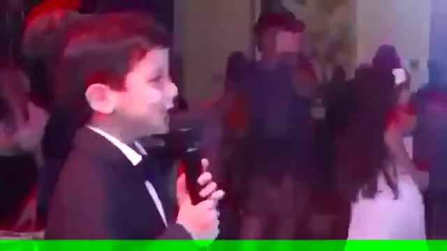 Мальчик поёт песню мама смотреть онлайн