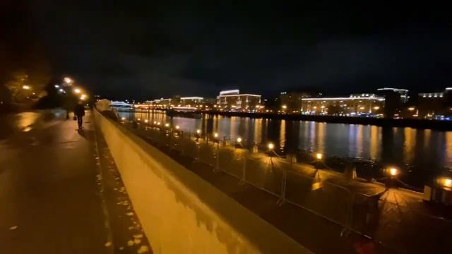 Прогулка по Москве #3: по набережной Музеона и ЦПКИО Горького до метро Воробьевы горы смотреть онлайн