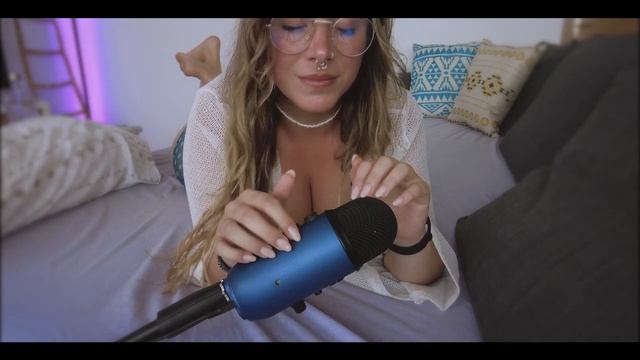 ASMR Slow Mic Scratching & Tapping In Bed (no Talking)