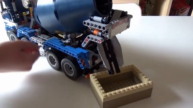 Lego 42112 Technic Betonmixer смотреть онлайн