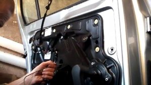 Как снять извлечь заменить стекло задней двери VW GOLF 6/demontaz zamiana szyby drzwi tyl