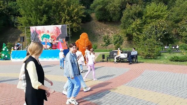 Праздничная программа ведущих творческих коллективов ДК города Гомеля. И гости праздника. смотреть онлайн