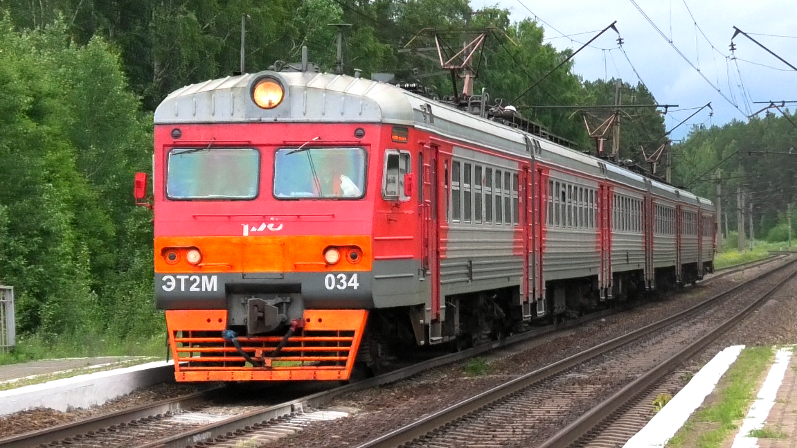 ЭТ2М-034 сообщением Богданович — Екатеринбург-Пасс. делает остановку на о.п. Чапаевская смотреть онлайн