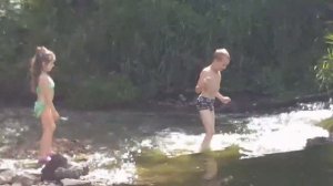 Купание в речке