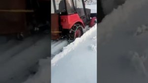 МТЗ 320 с цепями .