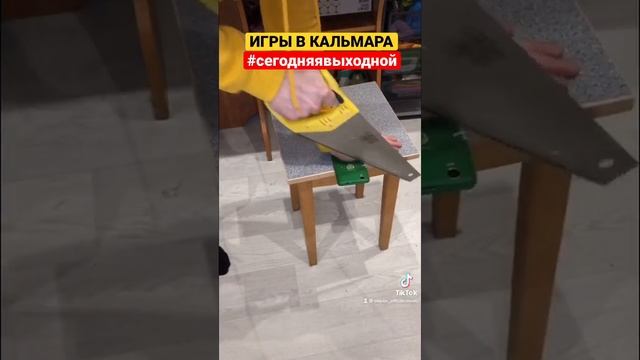 ИГРЫ В КАЛЬМАРА ОТ ДЯДИ СЕРЕЖИ | РАЗБИЛ ТЕЛЕФОНЫ КЛИЕНТОВ | ЧТО ТАКОЕ ИГРЫ В КАЛЬМАРА смотреть онлайн