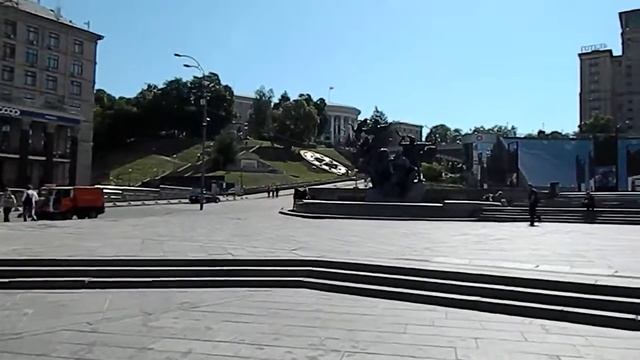 Киев, Площадь Независимости (укр. Майдан Незалежності) смотреть онлайн