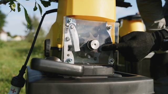 Как выбрать измельчитель для веток и травы. Лучший садовый измельчитель смотреть онлайн