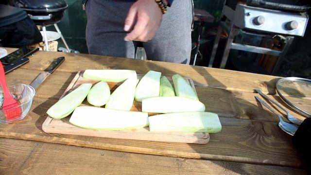 Свиная КОРЕЙКА на кости с ПЕРСИКОМ.  Рецепт на сковороде.