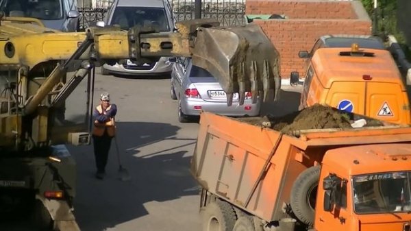 Tatra 815 UDS 114 part 2 (including changing attachments)