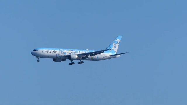 Special Livery [POKEMON JET HOKKAIDO] AIR DO B767-300ER JA607A [Alolan Vulpix] Left Side смотреть онлайн