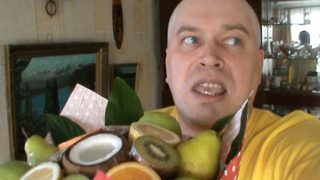 Видео про букет из фруктов, яблоки, киви, кокос, груша и апельсин смотреть онлайн