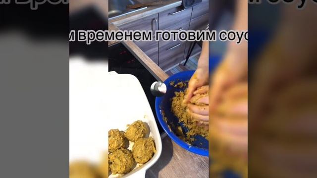 Веганские котлеты под томатно-чесночным соусом! смотреть онлайн