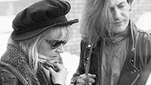 Незваный гость смотреть онлайн