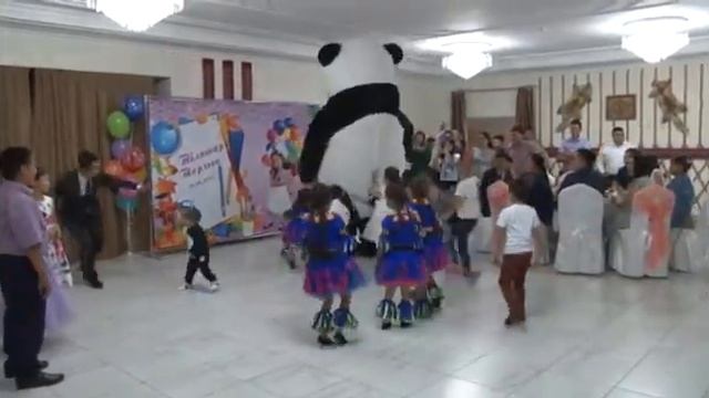 диско панда шоу танцующий медведь на свадьбу детский праздник в павлодаре фотосессия с медведем смотреть онлайн