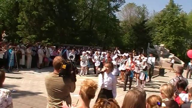 Татьяна Пермякова и Кристина Сёмина - Последний звонок смотреть онлайн