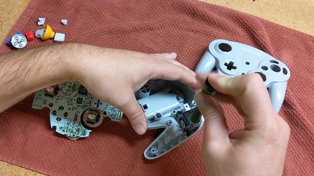 Restoring a Gamecube Wavebird Controller смотреть онлайн