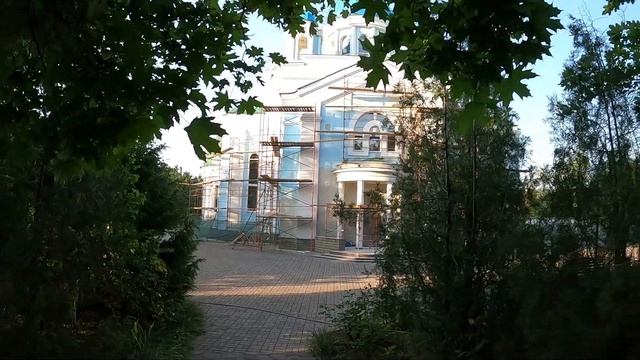 Мариуполь .СвятаяТроица .4 06 2023 .Большой обзорный ролик . смотреть онлайн