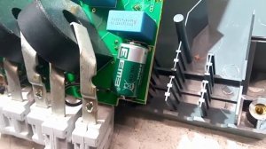 Вскрываем электросчётчик Меркурий 230 ,3 фазы элемент питания