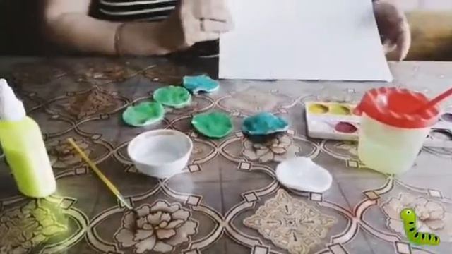 Аппликация из ватных дисков с элементами рисования "Гусеница" смотреть онлайн