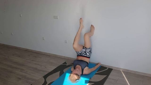 Как мне удалось сформировать идеально плоский живот в 65 лет: Упражнения для женщин после 50 смотреть онлайн