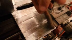 Самодельная защита направляющих токарного станка  ТВ 4 от металлической стружки.