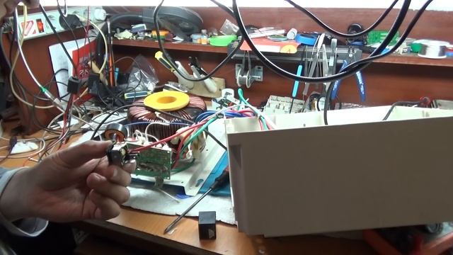 Ремонт стабилизатора Ресанта АСН-5000Н/1-Ц, перезапускается. смотреть онлайн