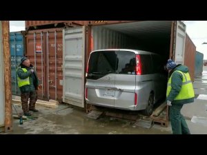 HONDA STEPWAGON полный привод в Москве  Выгрузка авто с контейнера