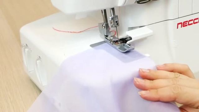 Роликовая строчка на оверлоке Necchi 4455D смотреть онлайн