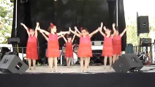 Maria's school show, tap dance. смотреть онлайн