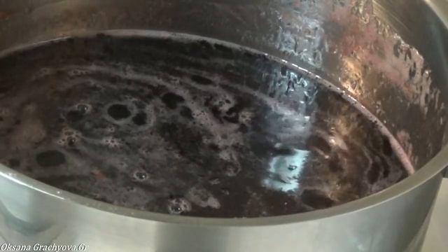 Клубничное варенье с целой ягодой и густым сиропом. смотреть онлайн