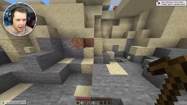 Minecraft, but every 30 SECONDS it tries to KILL YOU! смотреть онлайн