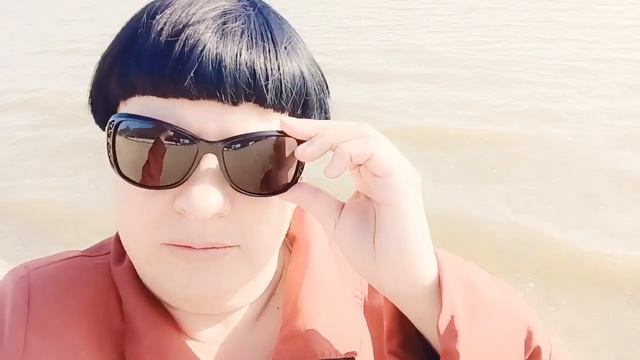 Таганрог. ?Сегодня, 16 апреля, решила прогуляться у моря... смотреть онлайн
