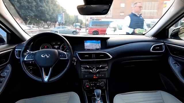 Infiniti Q30 1.5D Premium 7DCt 109cv 2017 смотреть онлайн