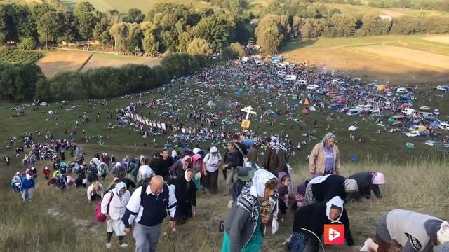 ДО МУРАШЕК!!! крестный ход з Каменец-Подольского до Почаева , привал «Поклонная гора» смотреть онлайн